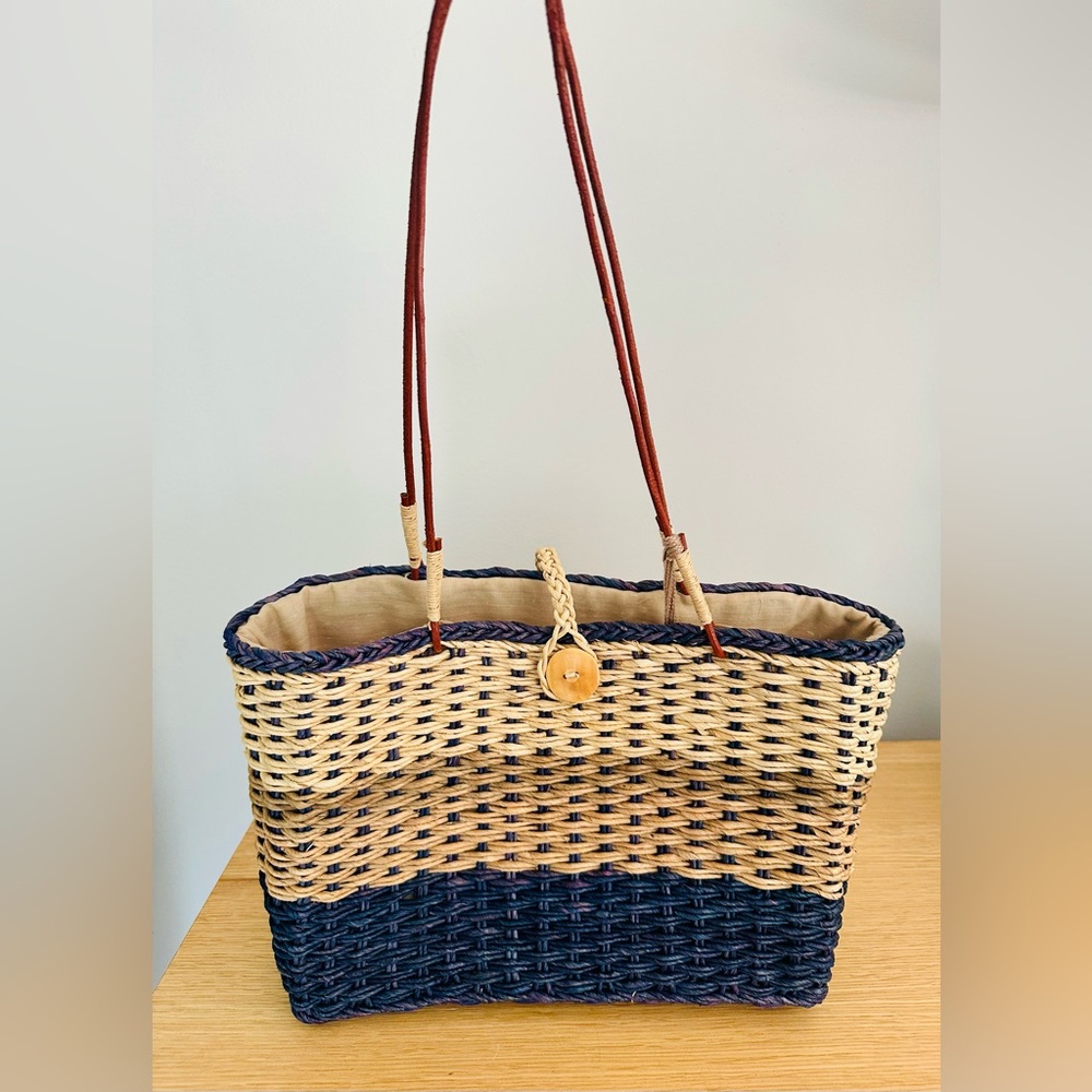 Popular French blue striped straw bag